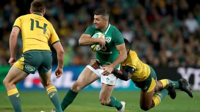 Rob Kearney attempts the offload