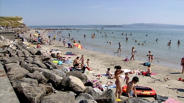 People enjoying the sunshine all across the country yesterday