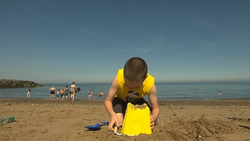 Mid-summer sales, the 182 car registration plate, and the heatwave all contributed to the improved outcome, according to the KBC/ESRI survey