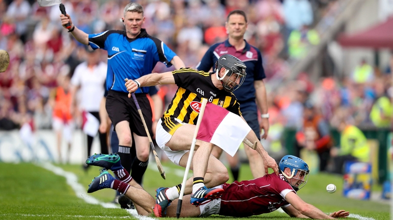 Galway's Johnny Coen tangles with Conor Fogarty of Kilkenny in their Leinster round-robin clash