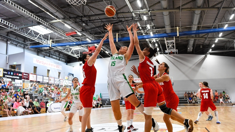 Hannah Thornton of Ireland in action against Moldova