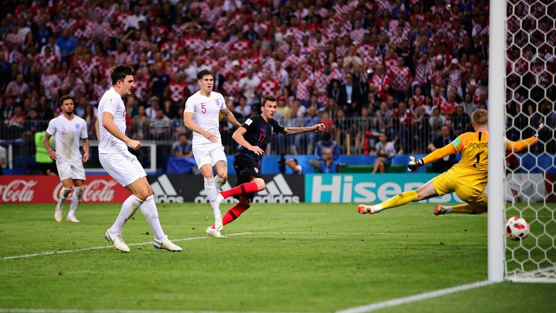 Mario Mandzukic scores the match winner in extra-time