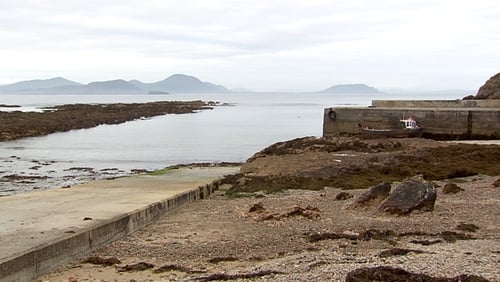 Amach ó ché Chionn Mhálanna a báthadh an bheirt