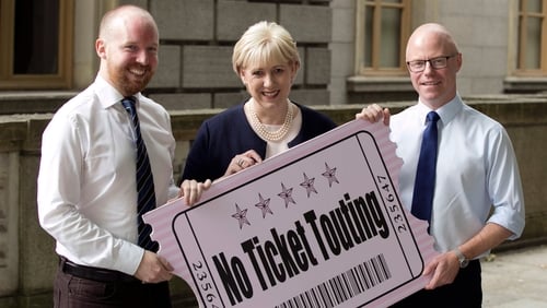Business Minister Heather Humphreys appeals for cross party support for the private members bill proposed by Fianna Fáil TD Stephen Donnelly and Fine Gael TD Noel Rock.