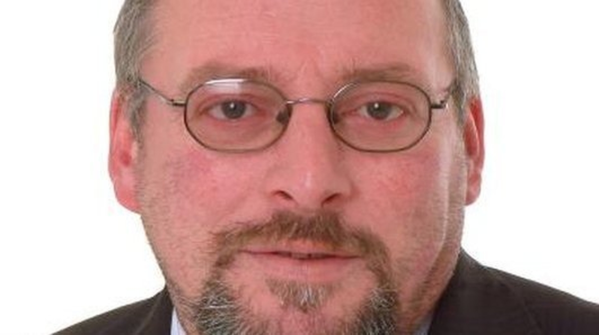 John Shéamuis Ó Fearraigh, comhairleoir contae.