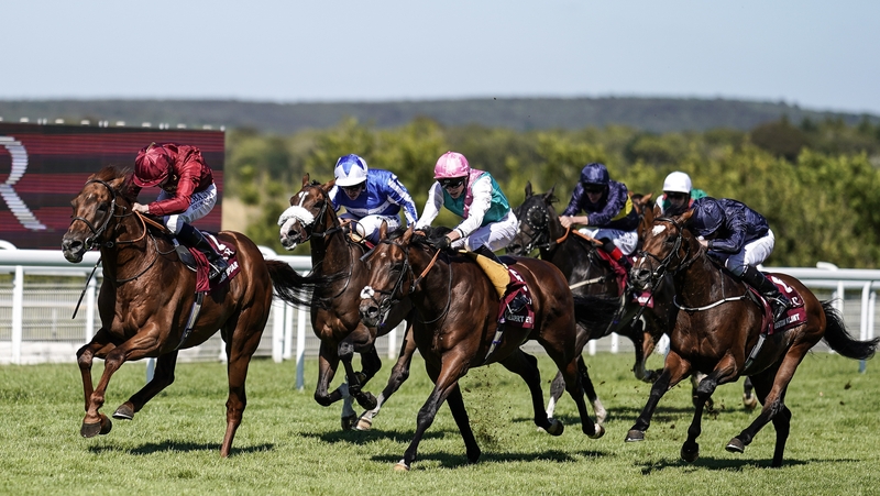 Oisin Murphy brings Lightning Spear home to victory