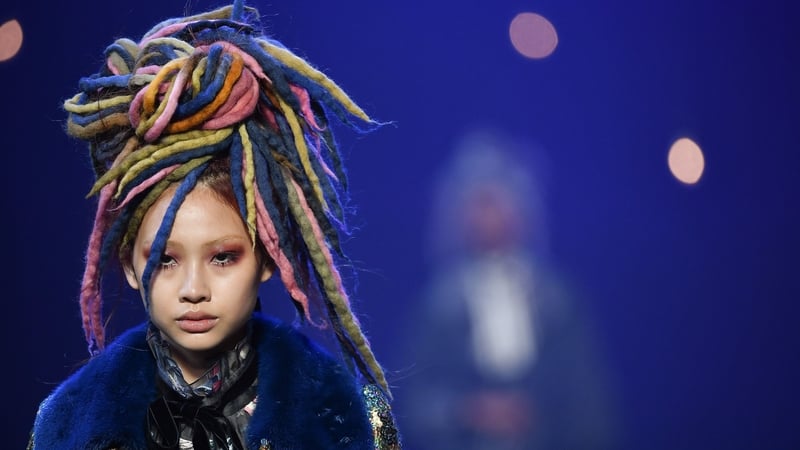 A model walks the runway at Marc Jacobs Ready to Wear Spring Summer 2017 show.