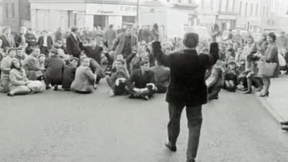 Protesters defy ban in Derry (1968)