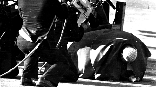 Pope John Paul II arrives in Dublin