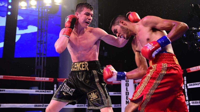 Aaron McKenna turned on the style against Rolando Mendivil (picture courtesy of Valentin Romero)