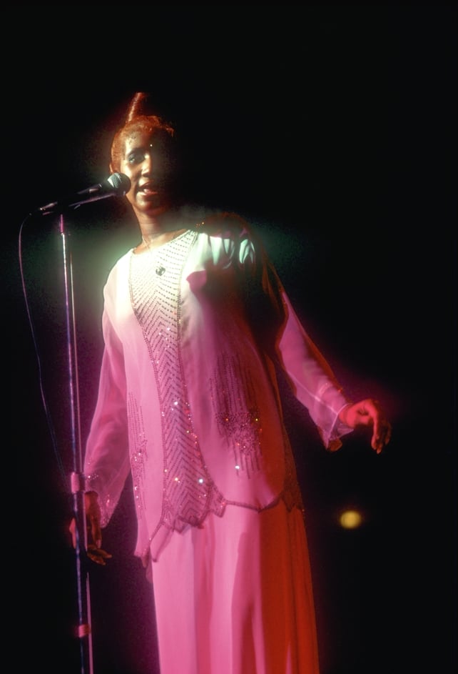 Aretha Franklin performs onstage in circa 1977. (Photo by Waring Abbott/Michael Ochs Archives/Getty Images)