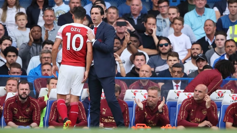 Unai Emery insists he has no issue with Mesut Ozil