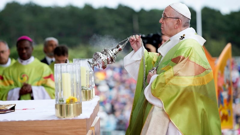 Pope Francis delivered a handwritten address at the Phoenix Park Papal Mass (Pic: Maxwell Photography)
