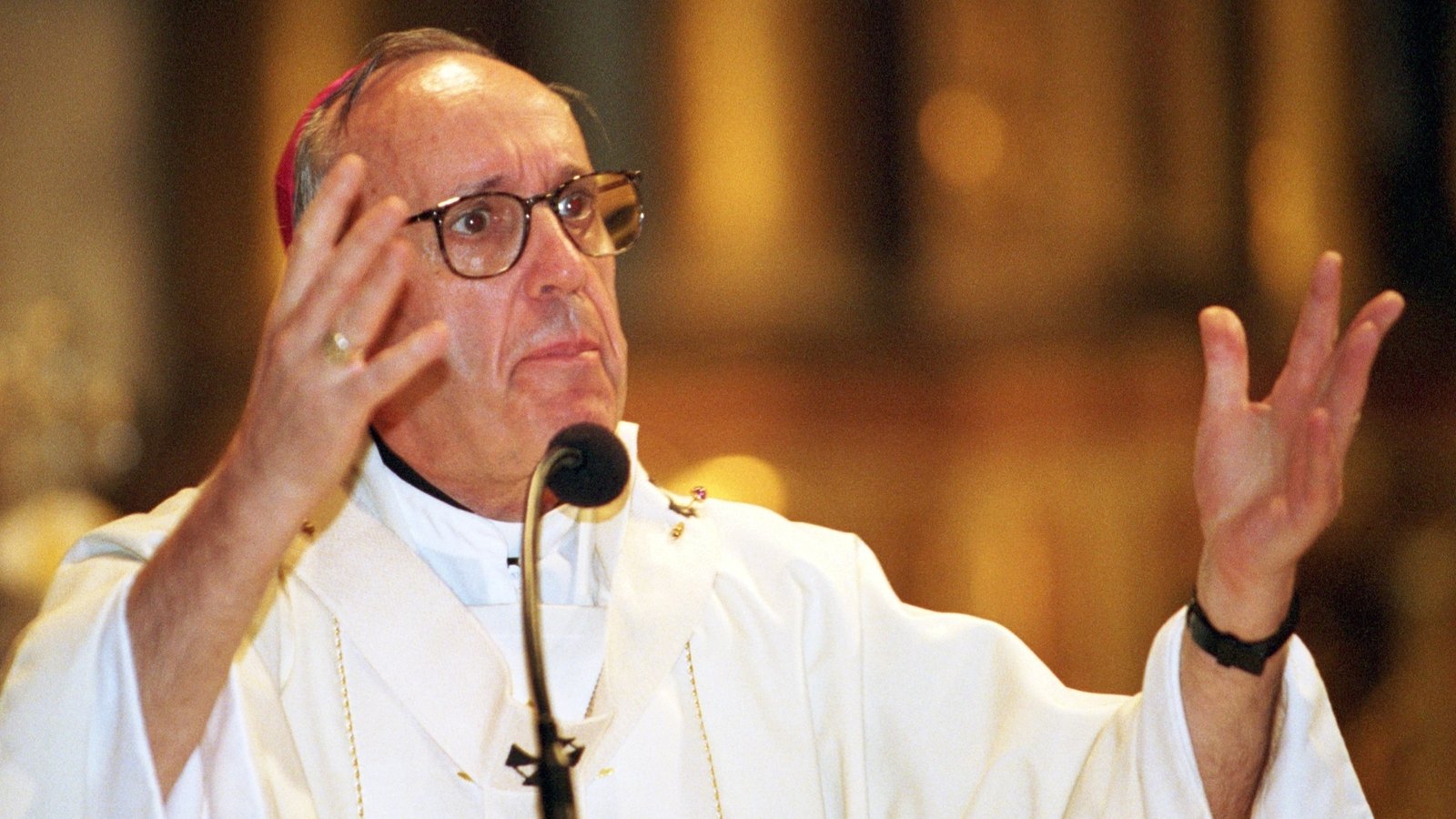 Archbishop Jorge Bergoglio was described as a 'simple pastor'