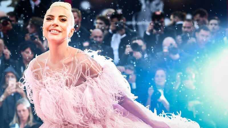 Lady Gaga: common ties with Mahler, Philip Glass and Slade