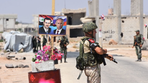 Russian and Syrian troops on the eastern edge of Idlib province