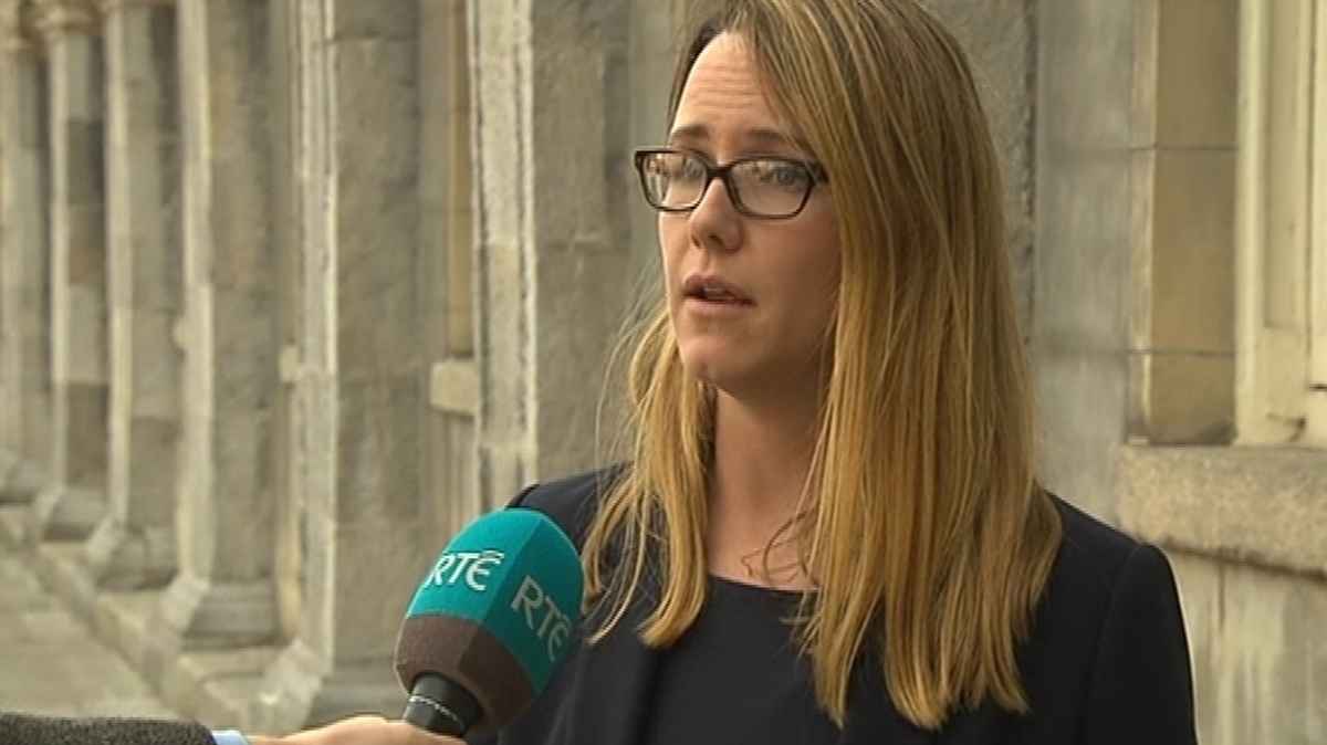 Caitríona Dowd : Ollamh Comhlach in Ollscoil Átha Cliath.