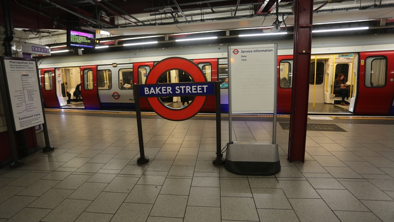 Mother and child fell onto the tracks at Baker Street in London