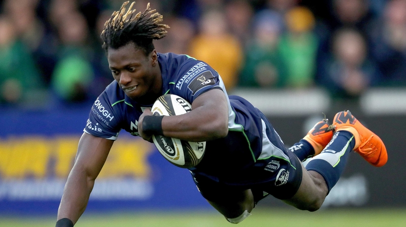 Niyi Adeolokun takes his try at the Sportsground