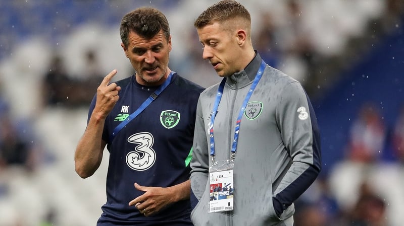 Republic of Ireland assistant manager Roy Keane and Shane Supple in conversation ahead of the game against France