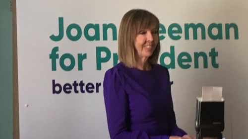 A feachtas toghchánaíochta seolta ag Joan Freeman