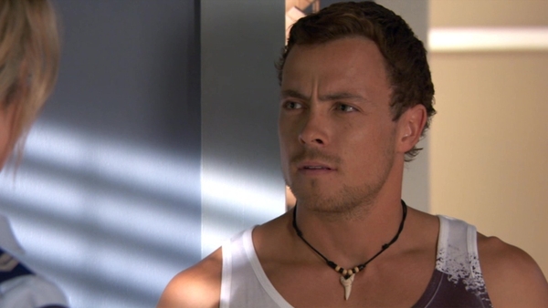 Dean is arrested on Home and Away