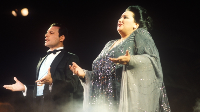 Freddie Mercury and Monserrat Caballe performing 'Barcelona' in 1987