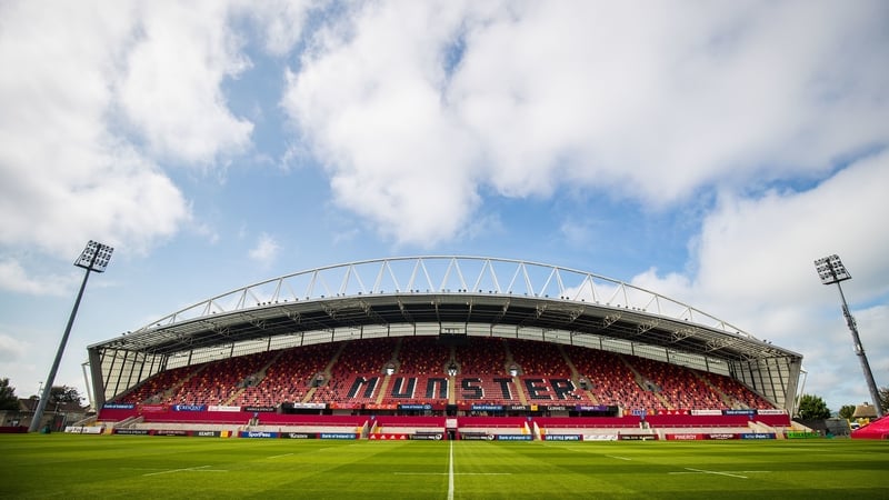 There's an early kick-off in Limerick as Munster host Gloucester