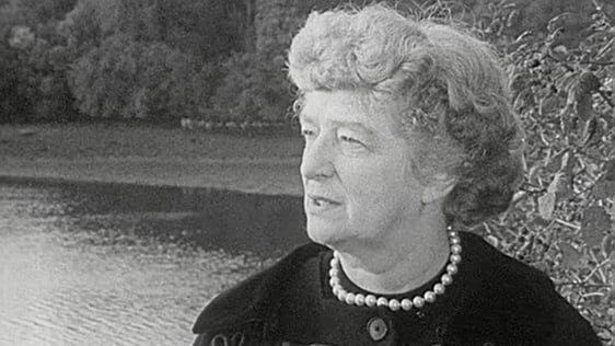 Helen Hooker O'Malley Roelofs (1973)
