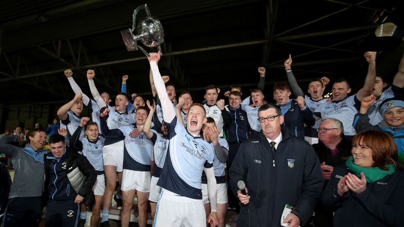 Na Piarsaigh's William O'Donoghue lifts the John Daly Cup