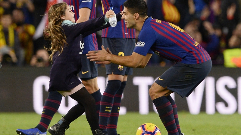 Luis Suarez's daughter runs to congratulate her father