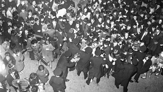 Beatles Fans in Dublin (1963) Getty Images