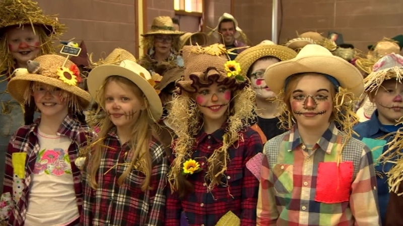 515 'scarecrows' turned out for the record attempt