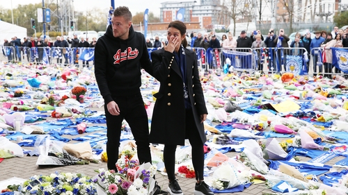 Leicester opened a book of condolence in memory of vichai Srivaddhanaprabha
