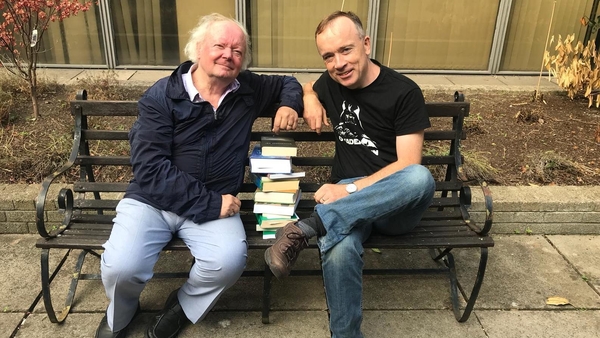 Ollamh Emeritus Alan Titley le Fachtna Ó Drsiceoil.