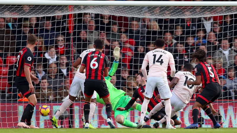 Marcus Rashford scores the winner for United