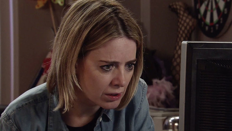 Abi rings Tracy begging for help
