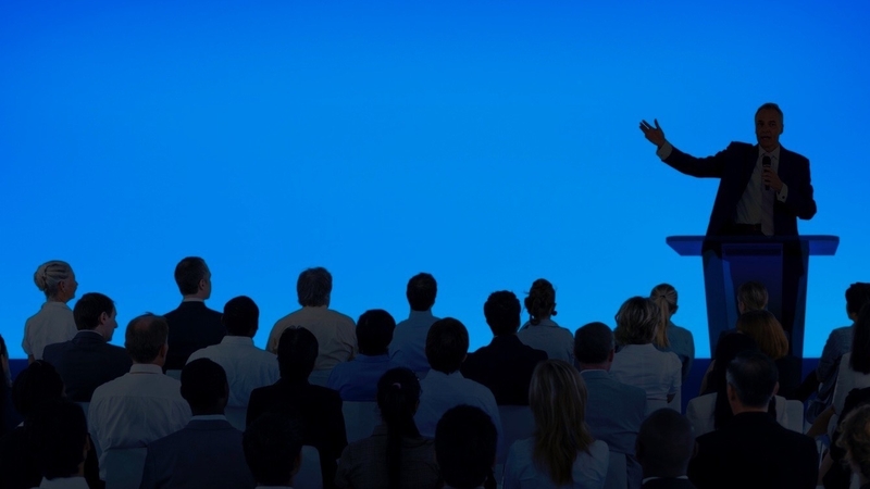 Keep your eyes on the hand