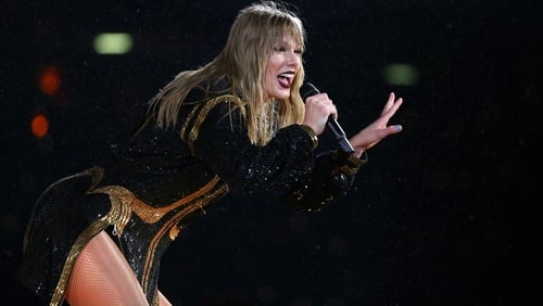 Taylor Swift signs new global record deal with UMG