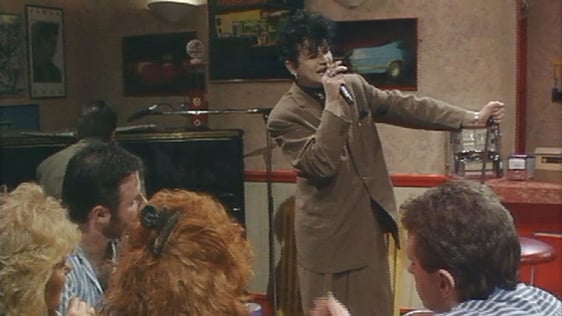 Gavin Friday and The Man Seezer in the 'Nighthawks' diner (1988)