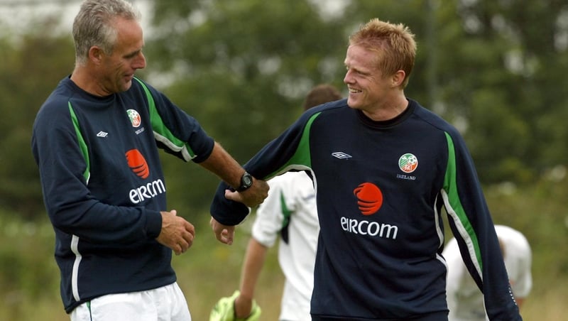 Mick McCarthy and Damien Duff at Ireland training in 2002