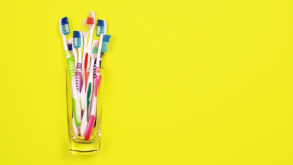 How to make your own toothbrush holder