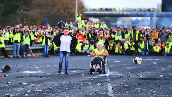 The 'yellow vest' movement has broad public support and is set to stage further protests