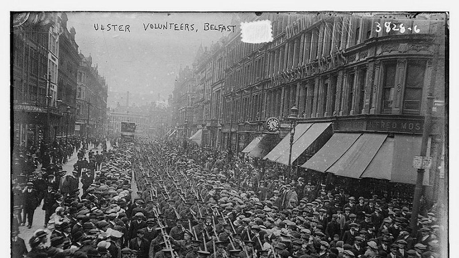 A Belfast gathering of Ulster Volunteers