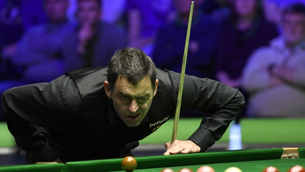 Ronnie O'Sullivan swept past Joe Perry 6-1.
