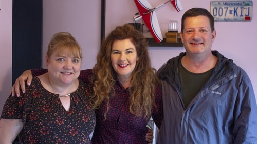 Róisín with homeowners Trudie and Dan