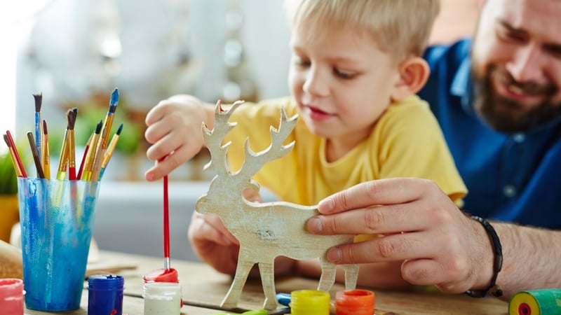 With an increased consciousness of plastic usage, Suzanne Leyden has outlined some sustainable gifts to pick up this Christmas.