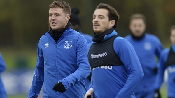 James McCarthy (L) and Leighton Baines in Everton training earlier this month