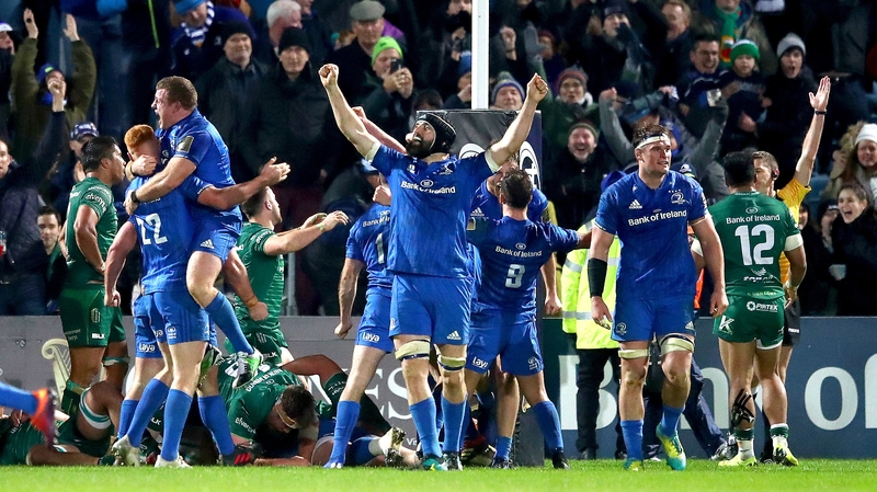 Leinster players celebrate Andrew Porter's 82nd minute winning try