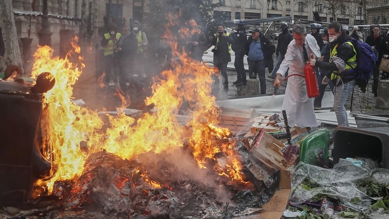 A total of 38,600 people took part in a sixth round of nationwide protests yesterday, according to the interior ministry